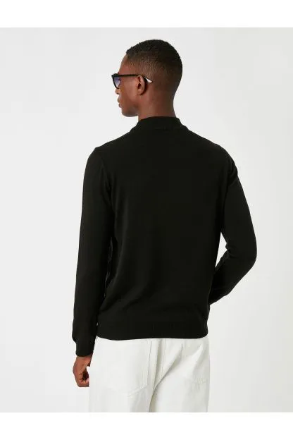 Basic Turtleneck Sweater