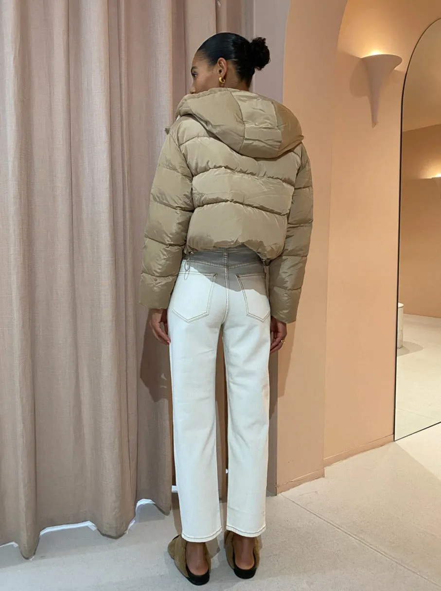 Orbit Puffer Jacket in Sand