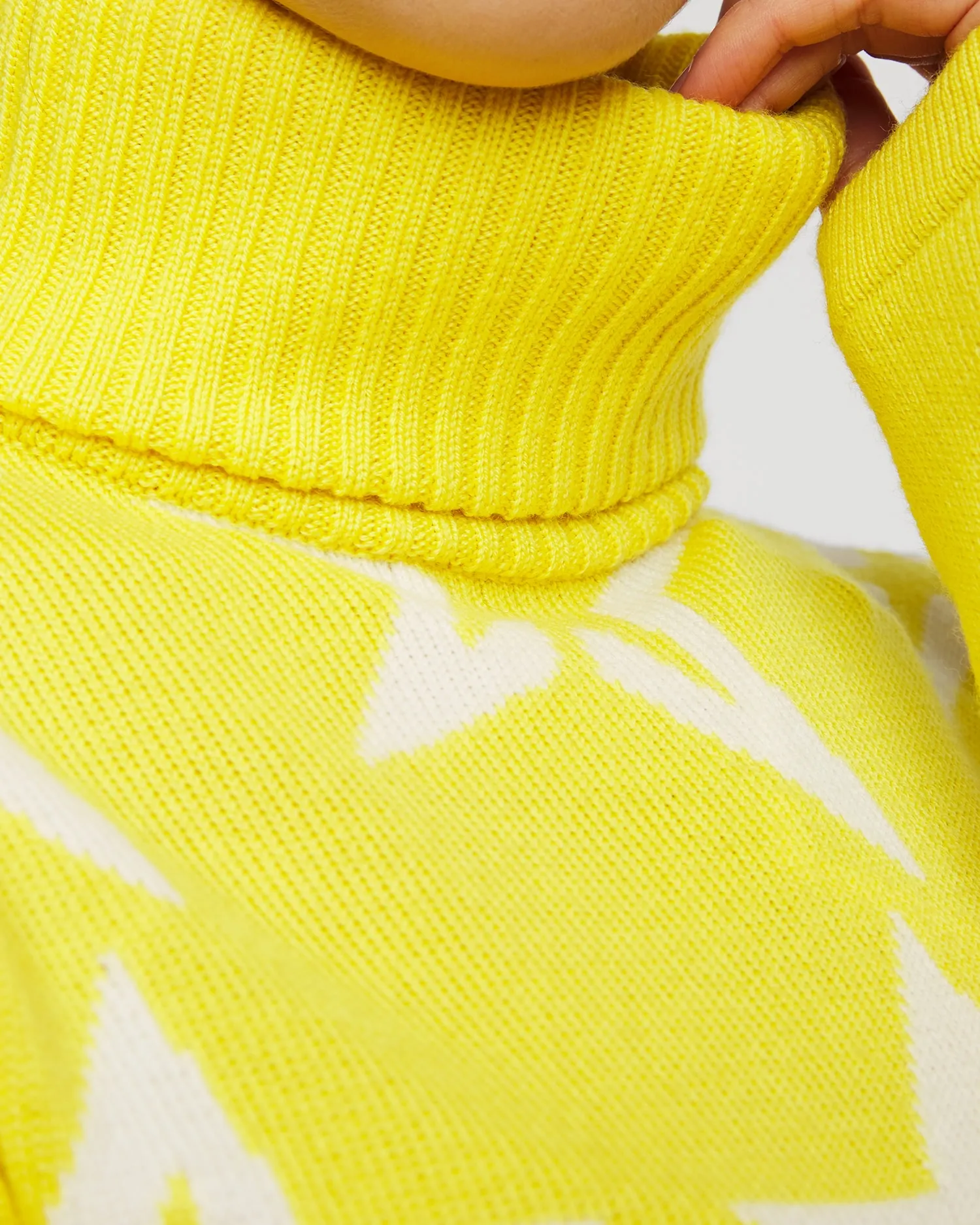 PERFECT MOMENT STAR DUST sweater W3000090-1955butteryellowsnowwhitestar