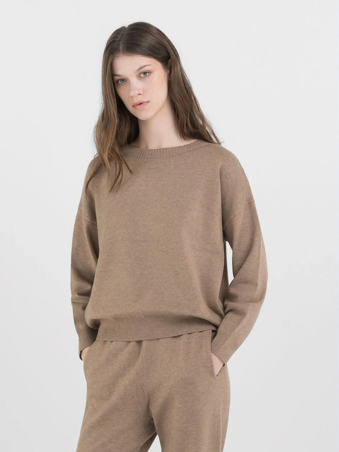 ROUND-NECK SWEATER