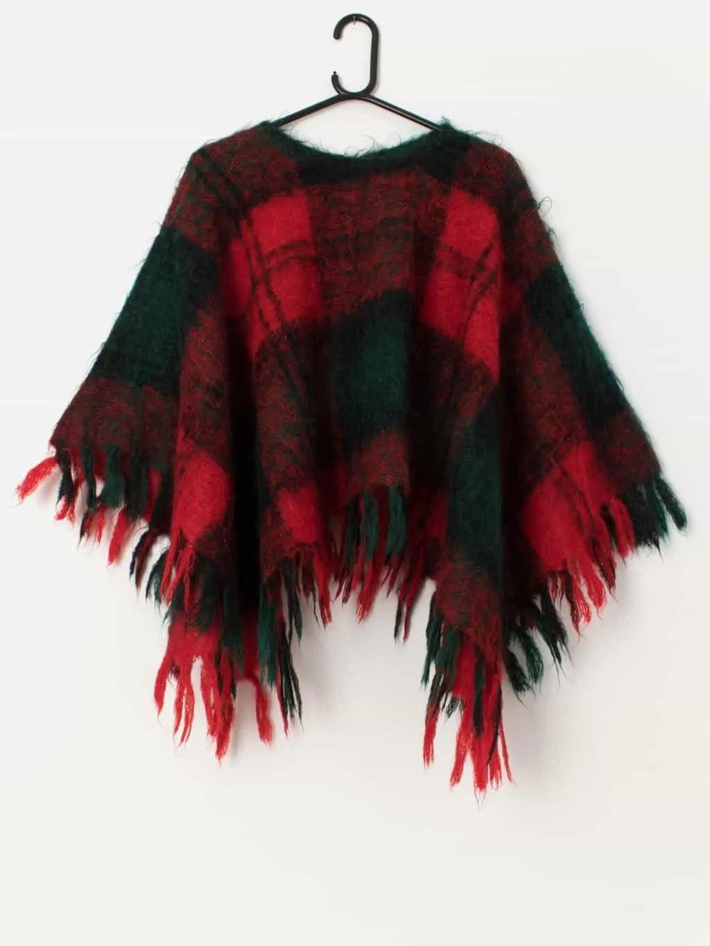 Vintage handknitted red and green mohair poncho cape with fringe detail – Free size