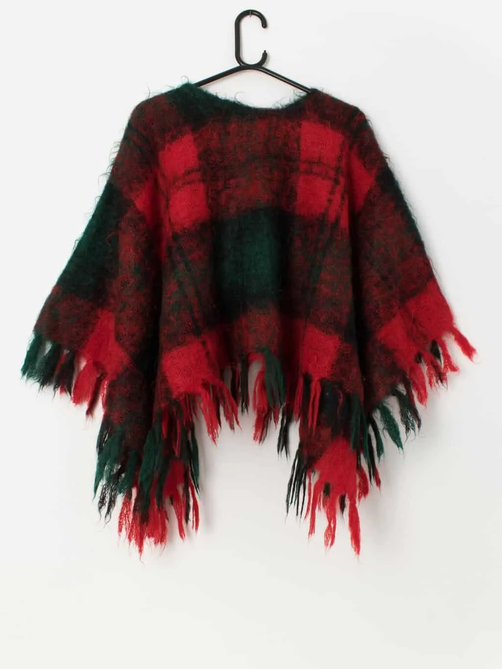 Vintage handknitted red and green mohair poncho cape with fringe detail – Free size